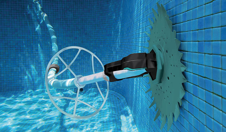 Choisir un robot électrique de piscine ou hydraulique ?